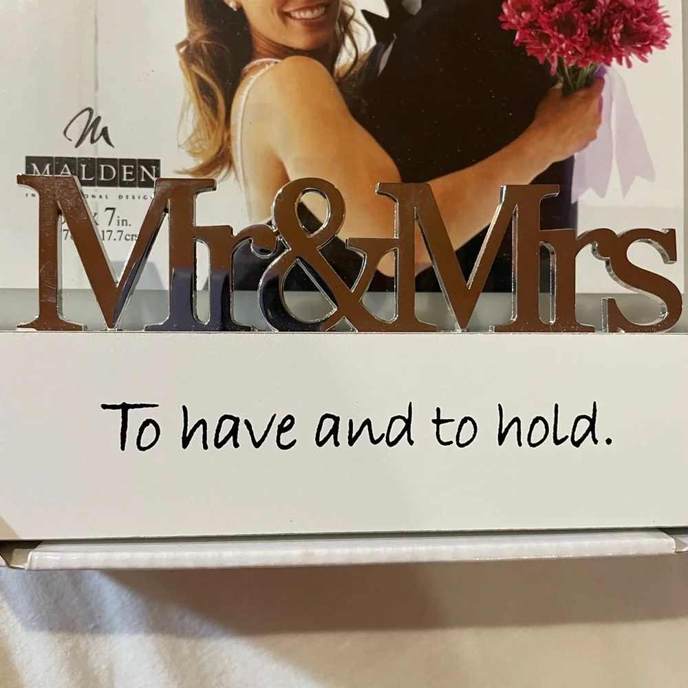Malden 'Mr & Mrs' Wedding Photo Frame, Silver Script Accent,‎ 5x7 Photo, NWT